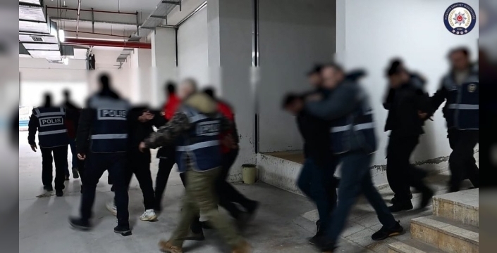 Kırşehir merkezli dolandırıcılık operasyonunda 17 kişi tutuklandı
