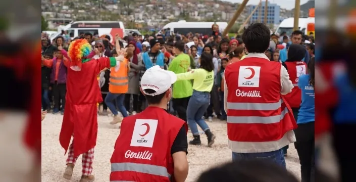 Kızılay, depremzedelerin yanında olmaya devam edecek: Destekler şubeler aracılığıyla sürecek
