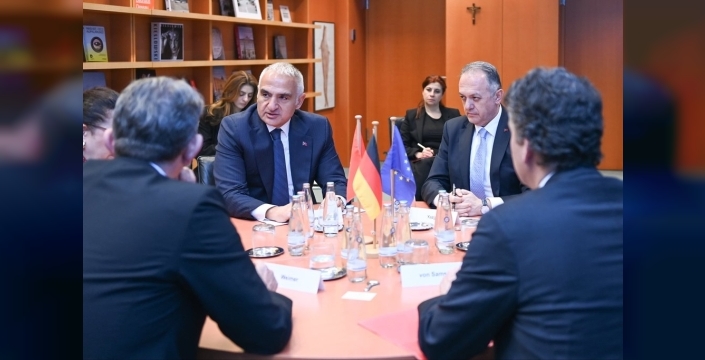 Kültür Bakanı Ersoy, Almanya'dan meslektaşı Weimer ile Berlin'de buluştu