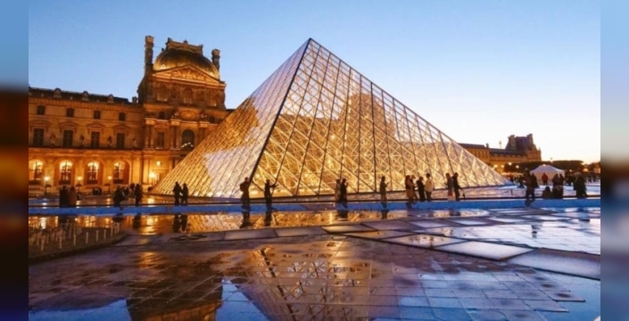 Louvre Müzesi'nde şok: Tarihi eserler su altında kaldı, müze yine kapılarını kapattı!