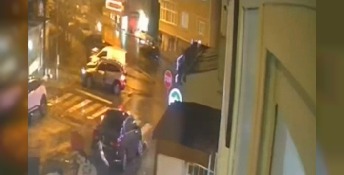 Lüks cipe göz diktiler! Sahte plaka takıp gezerken yakalandılar