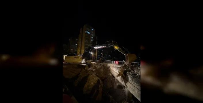 Mezitli'de dehşet anları: Dere üzerindeki köprü apar topar çöktü!