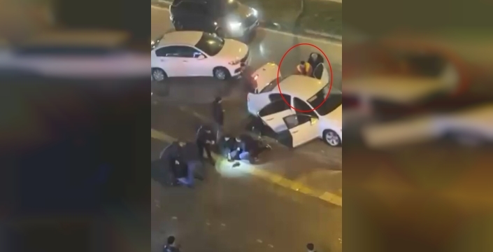 Polis, el bombalı şüphelileri pompacı kılığında yakaladı