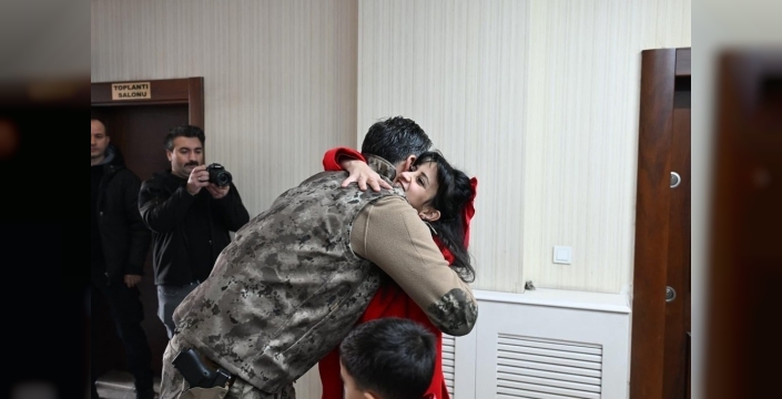 Şehit çocuğuna duygu dolu okul yolculuğu: Emniyet Müdürü makam aracıyla eşlik etti