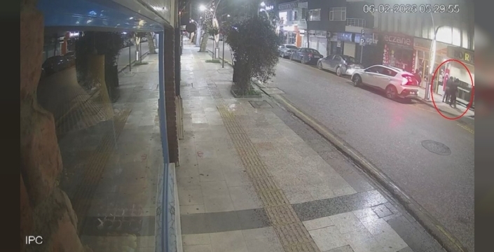 Şok! Yalova'da kuyumcuya 'yedek kumanda' ile girip 1.5 kilo altını çaldılar!