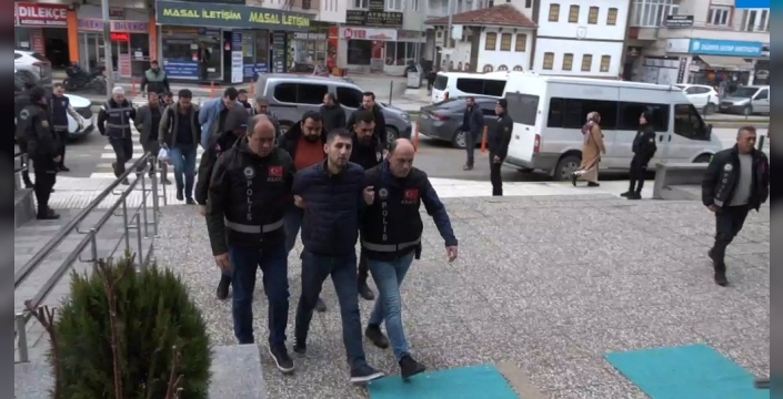 Telefon dolandırıcılarına büyük darbe: 139 milyon TL'lik vurgun yapan şebekeye 7 gözaltı!