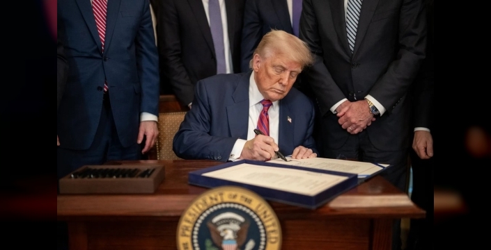 Trump, İran ile ticaret yapan ülkelere ek gümrük vergisi uygulayacak