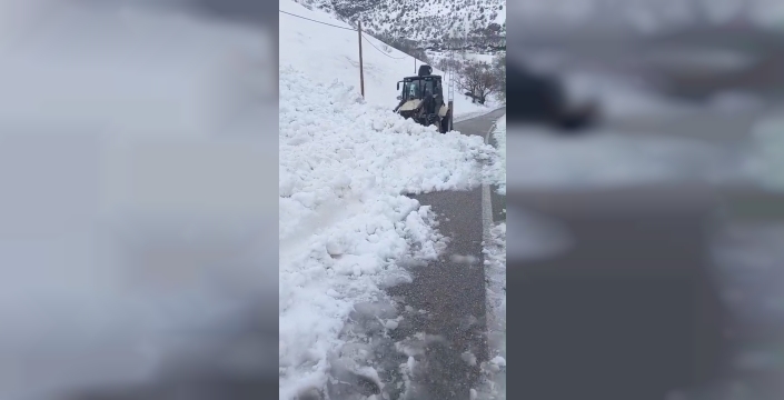 Van'da kar temizliği facia ile bitti: Çığ düştü, yol yeniden kapandı!