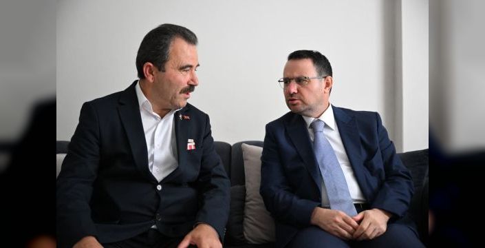 Adalet Bakanı Gürlek, şehit Faik Yüce’nin ailesini ziyaret etti