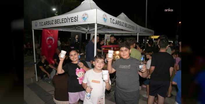 Adana Altın Koza Film Festivali'nde açık hava gösterimi yapıldı