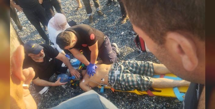 Artvin'de İranlı çay işçisi denizde boğuldu