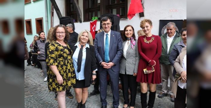 Başkan Kahveci kadın girişimcilik merkezini ziyaret etti
