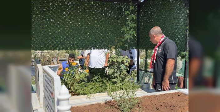 Beşiktaş ve Amed taraftarlarından ortak mezarlık ziyareti