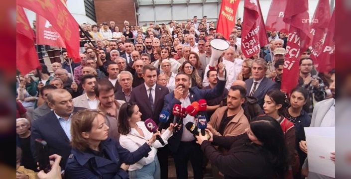 Çiğli belediye başkanının AK Parti'ye geçişine tepki