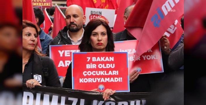 Eğitim-İş, 7 bakana istifa çağrısı yaptı