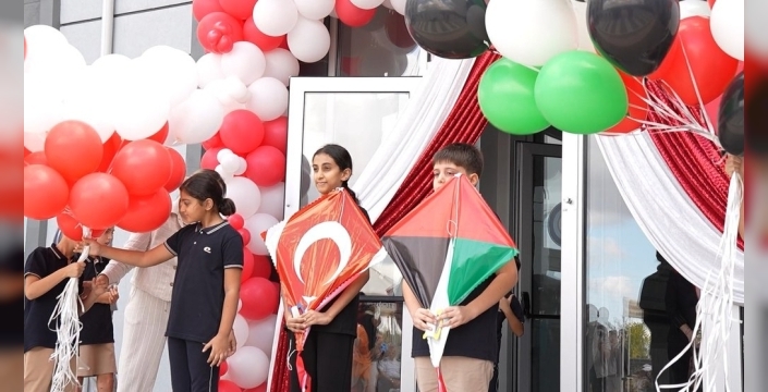 Filistinli öğrenci Esil, özlemini duygu dolu sözlerle anlattı