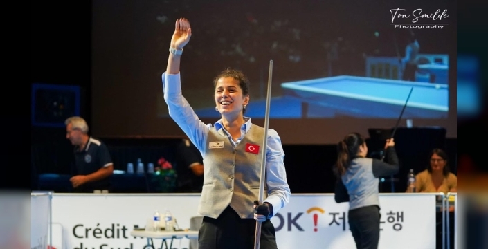 Güzin Müjde Karakaşlı, dünya 3 bant bilardo şampiyonu oldu