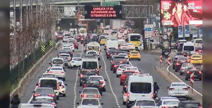 İstanbul trafiği yıllık 10 milyar dolarlık kayba yol açıyor