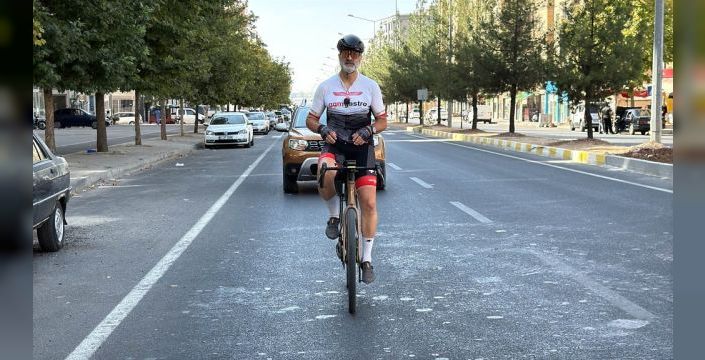 İsviçre'den Midyat'a bisikletle 4 bin 500 kilometre pedal çevirdi