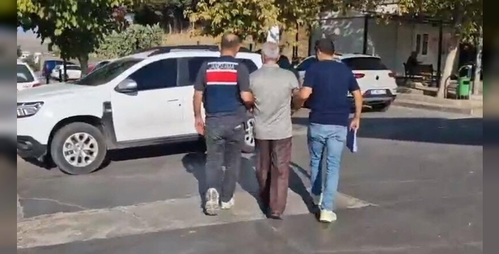 İzmir'de FETÖ yapılanmasına yönelik operasyonda 21 gözaltı