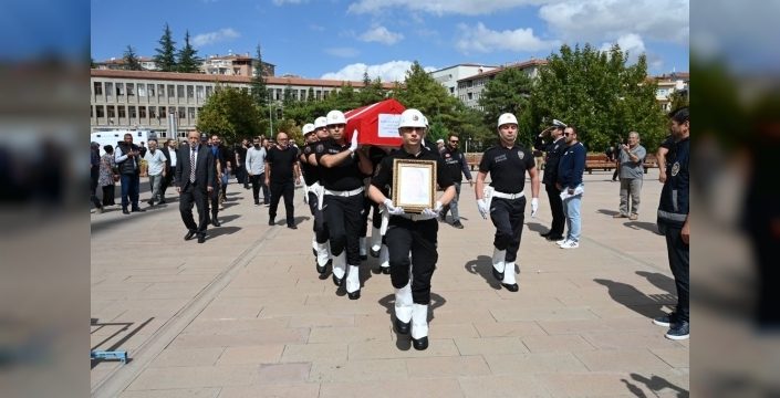 Kırıkkale'de şehit olan polis memurunun cenazesi Giresun'a uğurlandı