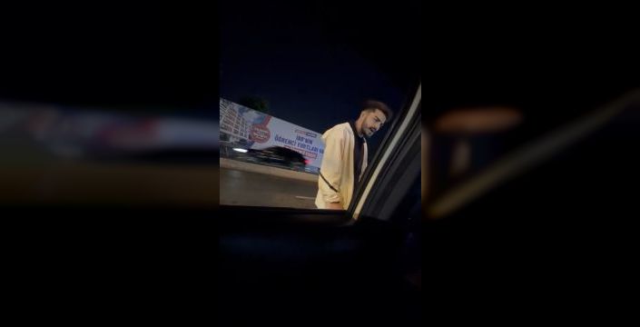 Motosiklet sürücüsü, taksi şoförüne tehdit ve saldırıda bulundu