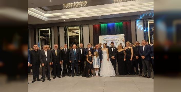 Özgür Özel, Çorum'da bir düğün törenine katıldı