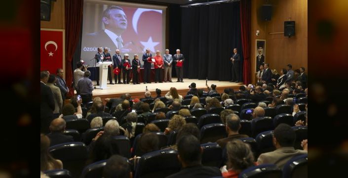 Özgür Özel'den tutuklu başkanlara destek