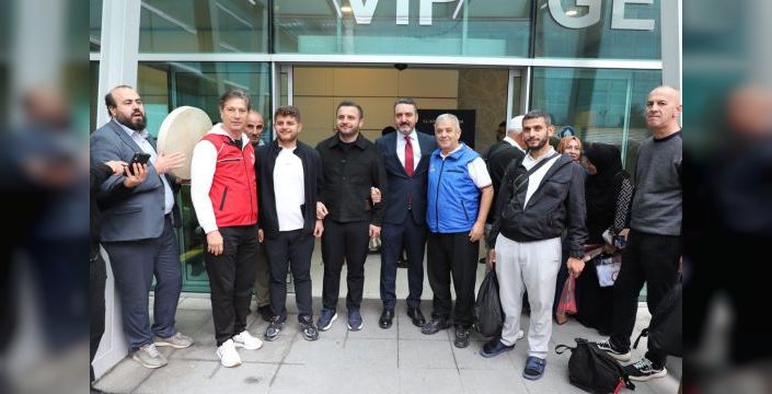 Şehit aileleri umre programından yurda döndü