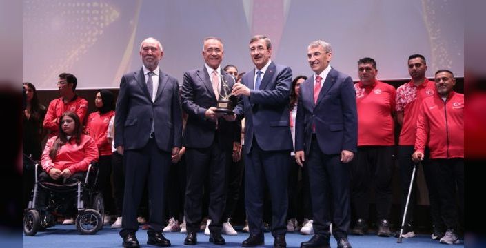 Sultangazi belediye başkanına spor ödülü
