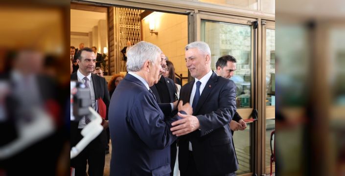 Ticaret Bakanı Bolat, Roma'da İtalyan firmalarıyla görüştü