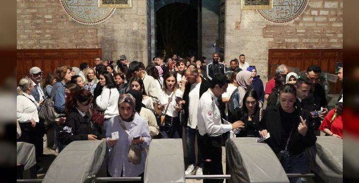 Topkapı Sarayı gece ziyaretleri 32 bine yakın kişiyi ağırladı