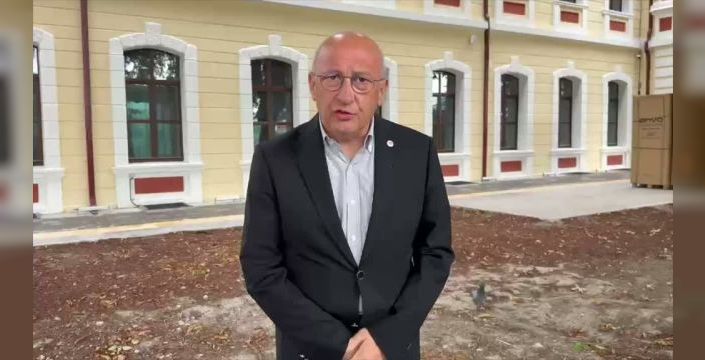 Utku Çakırözer, sosyal medya erişim engellerini TBMM gündemine taşıdı