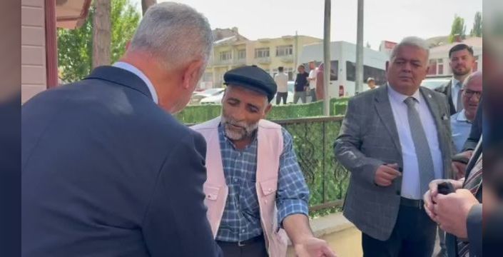 Yeni Parti milletvekilleri Gürün'de vatandaşlarla buluştu
