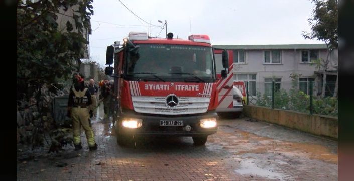 13 yaşındaki çocuk ve annesi çamurdan kurtarıldı