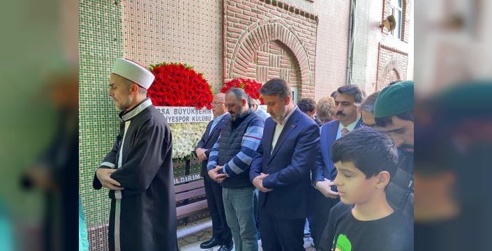 13 yaşındaki şampiyon güreşçi defnedildi
