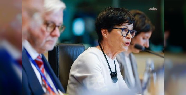 AB Komiseri Kos: Türkiye'nin AB üyeliği hedefi zorlaşıyor