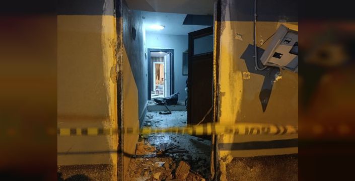 Adana'da eve el yapımı patlayıcı atıldı