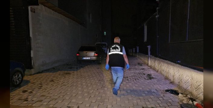 Adana'da pencereyi açan Özhan Ö. 3. kattan düştü