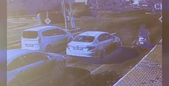 Adıyaman'da hafif ticari araçla otomobil çarpıştı, 3 yaralı