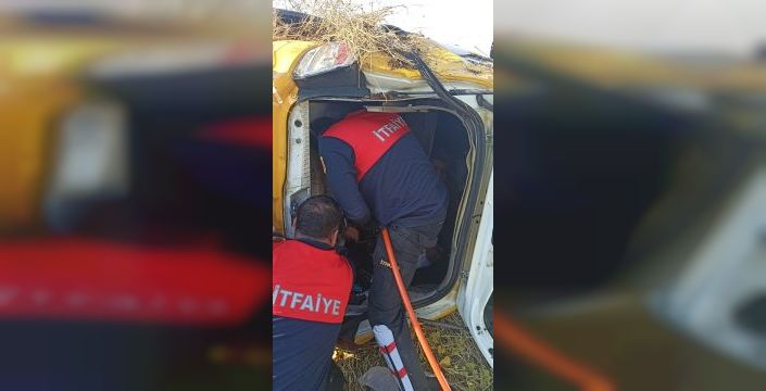 Adıyaman'da taksi şarampole devrildi, 5 kişi yaralandı