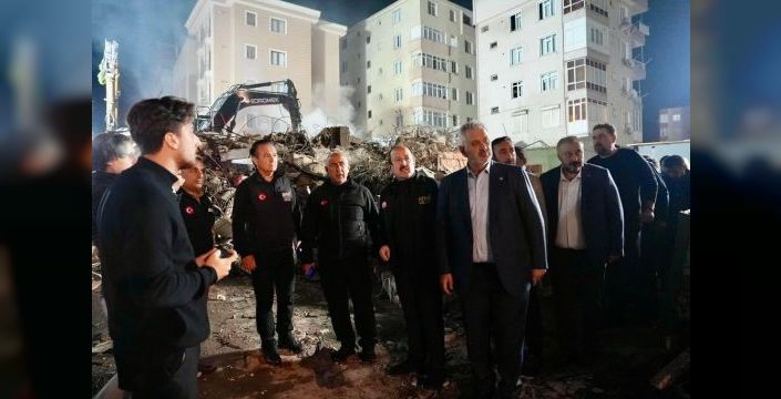AFAD Başkanı Pehlivan, Maltepe'deki bina çökmesini inceledi