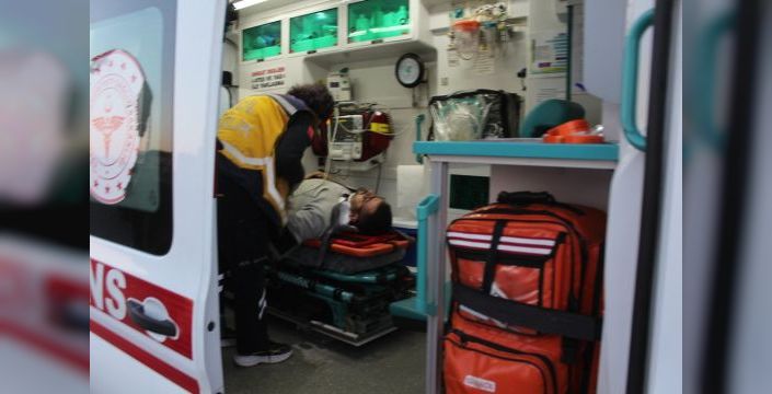 Aksaray'da 3 aracın karıştığı kazada 5 kişi yaralandı