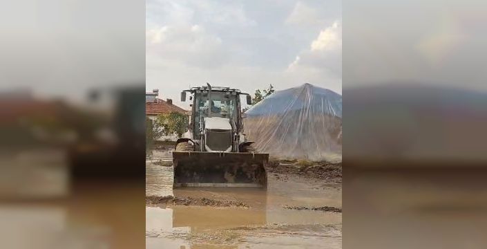 Aksaray'da sağanak su baskınlarına yol açtı
