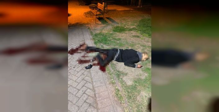 Alkol alan iki arkadaştan biri bıçaklandı