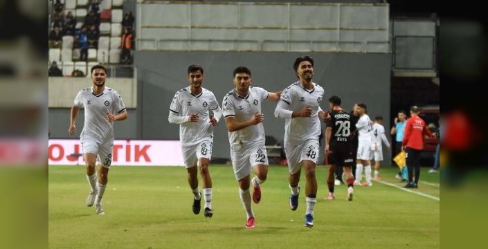 Altay'da Oktay Özdede, profesyonel liglerdeki ilk golünü attı