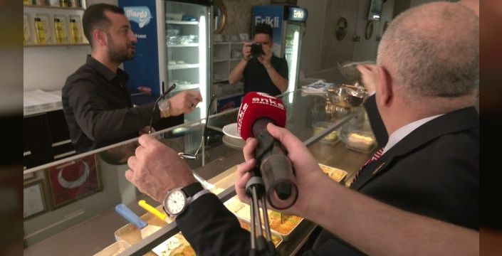 Antalya'daki esnaflar, Ümit Özdağ'a ekonomik sıkıntılarını anlattı