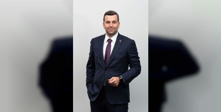 Ataşehir Belediyesi'nde başkan vekili Serdar Orhan seçildi