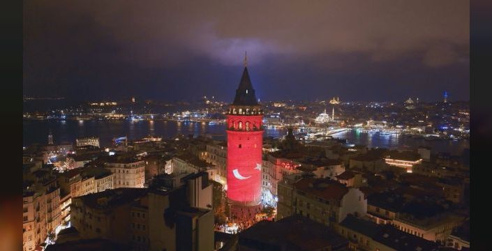 Atatürk görüntüleri Galata Kulesi'ne yansıtıldı