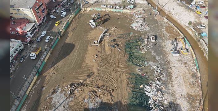 Ayazağa Atatürk Stadı enkazı kaldırılıyor